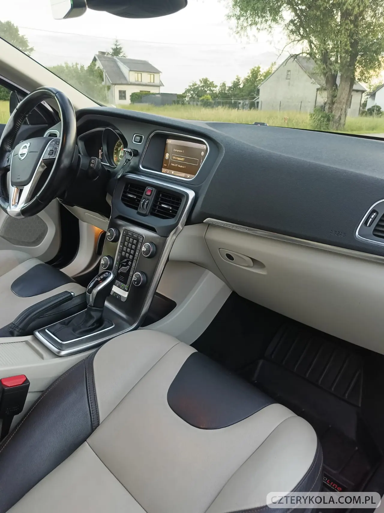 Volvo- V40- 2014 