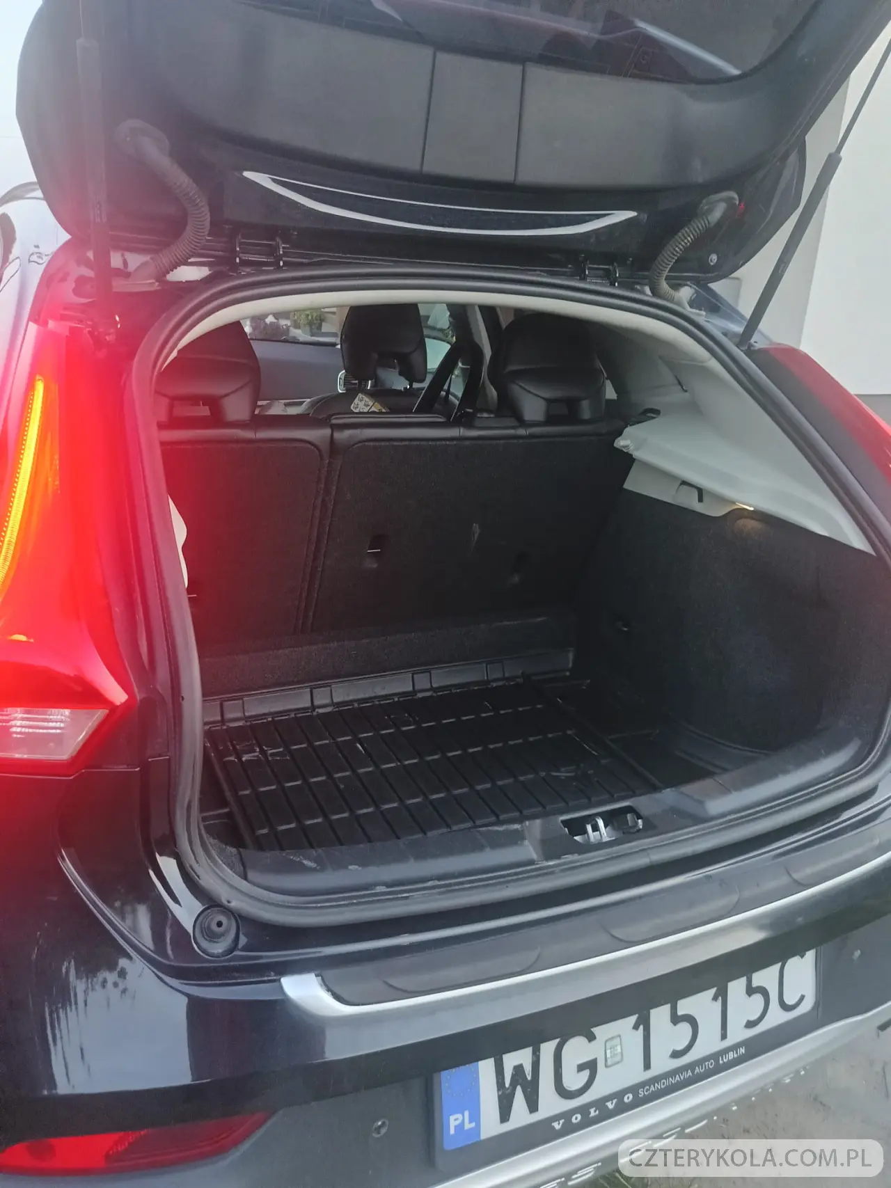 Volvo- V40- 2014 