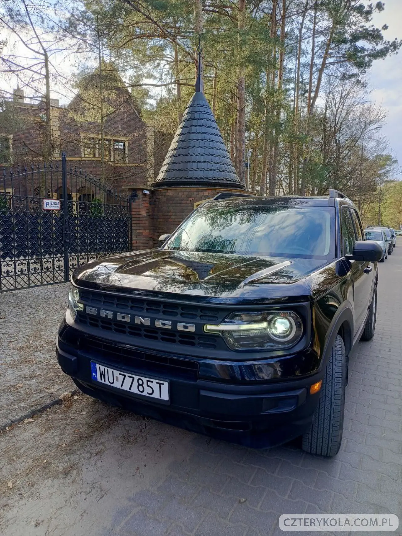 Ford- Bronco- 2021 