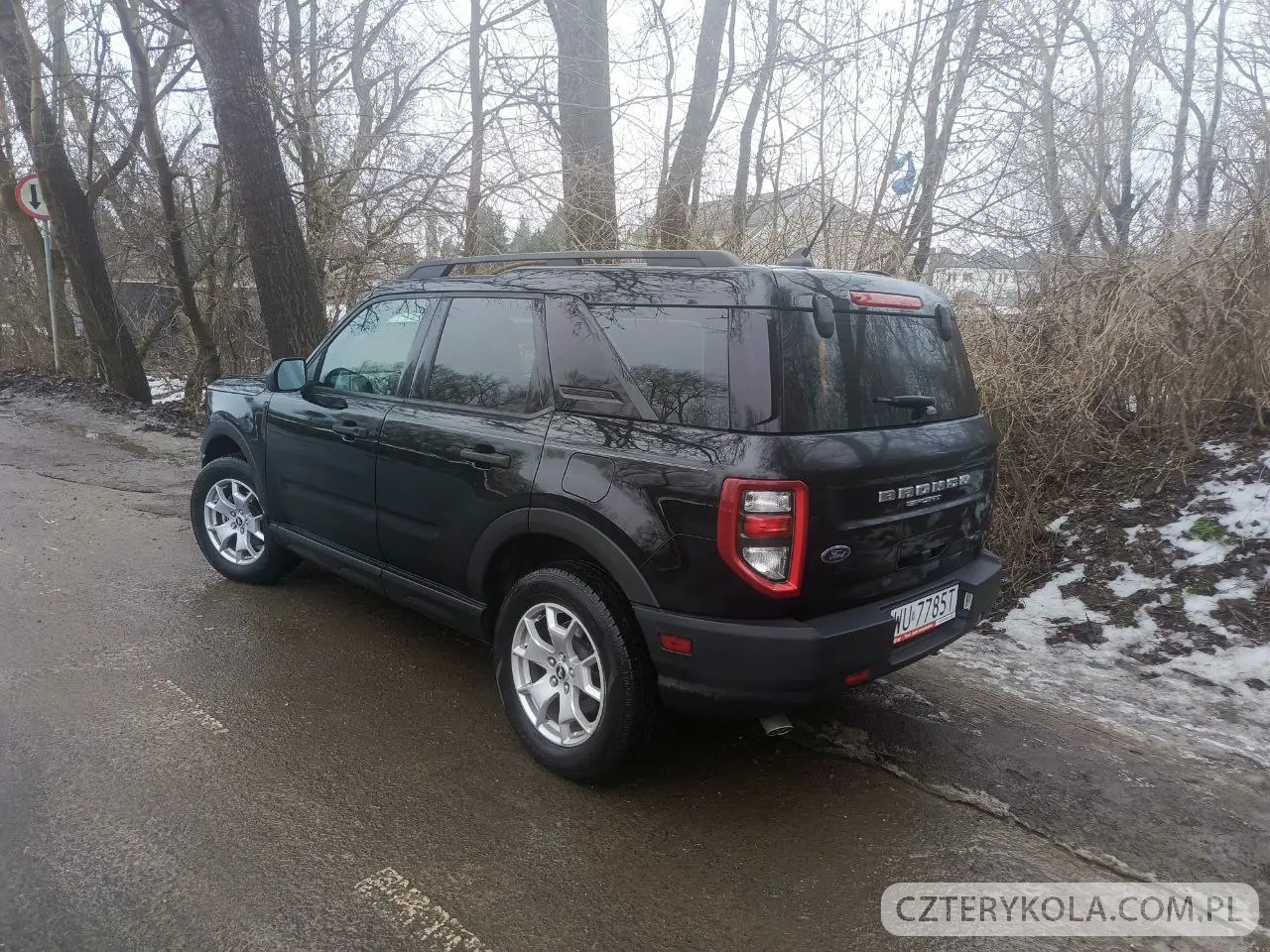 Ford- Bronco- 2021 