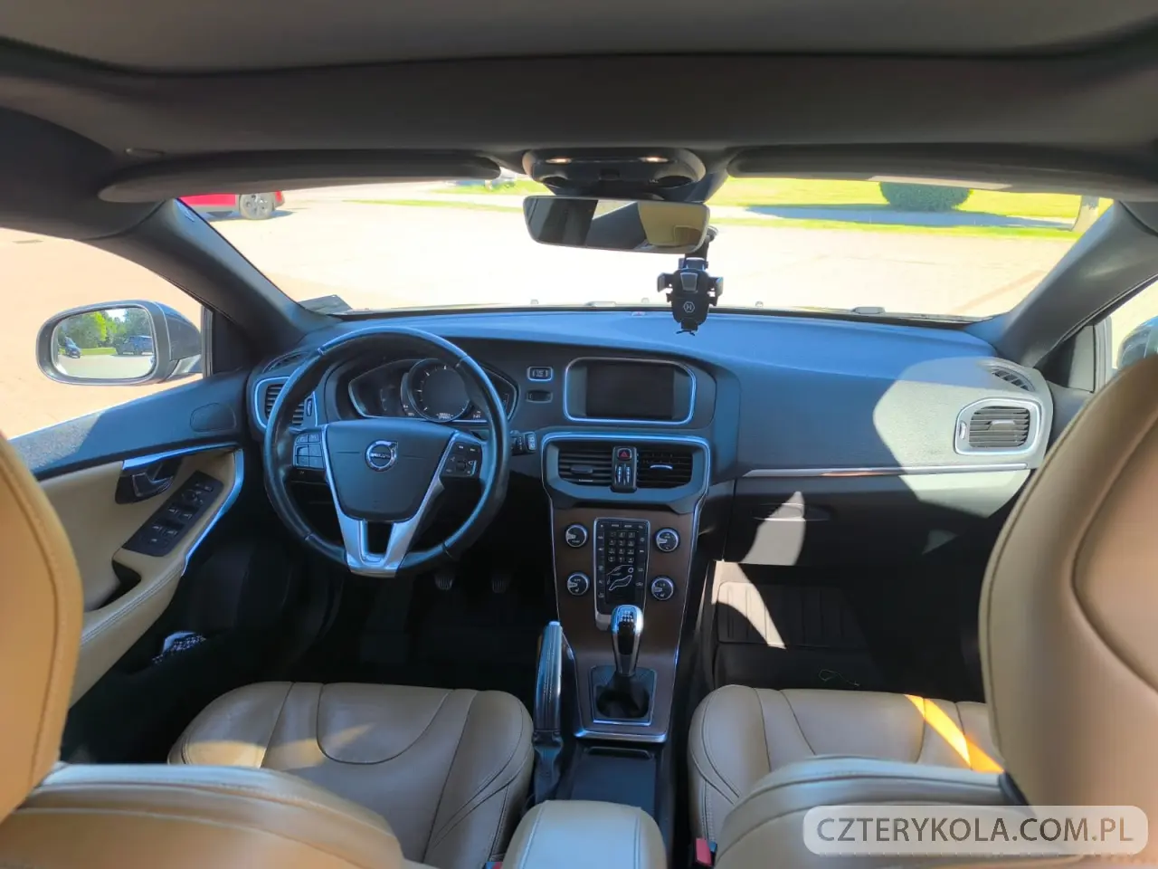Volvo- V40- 2016 