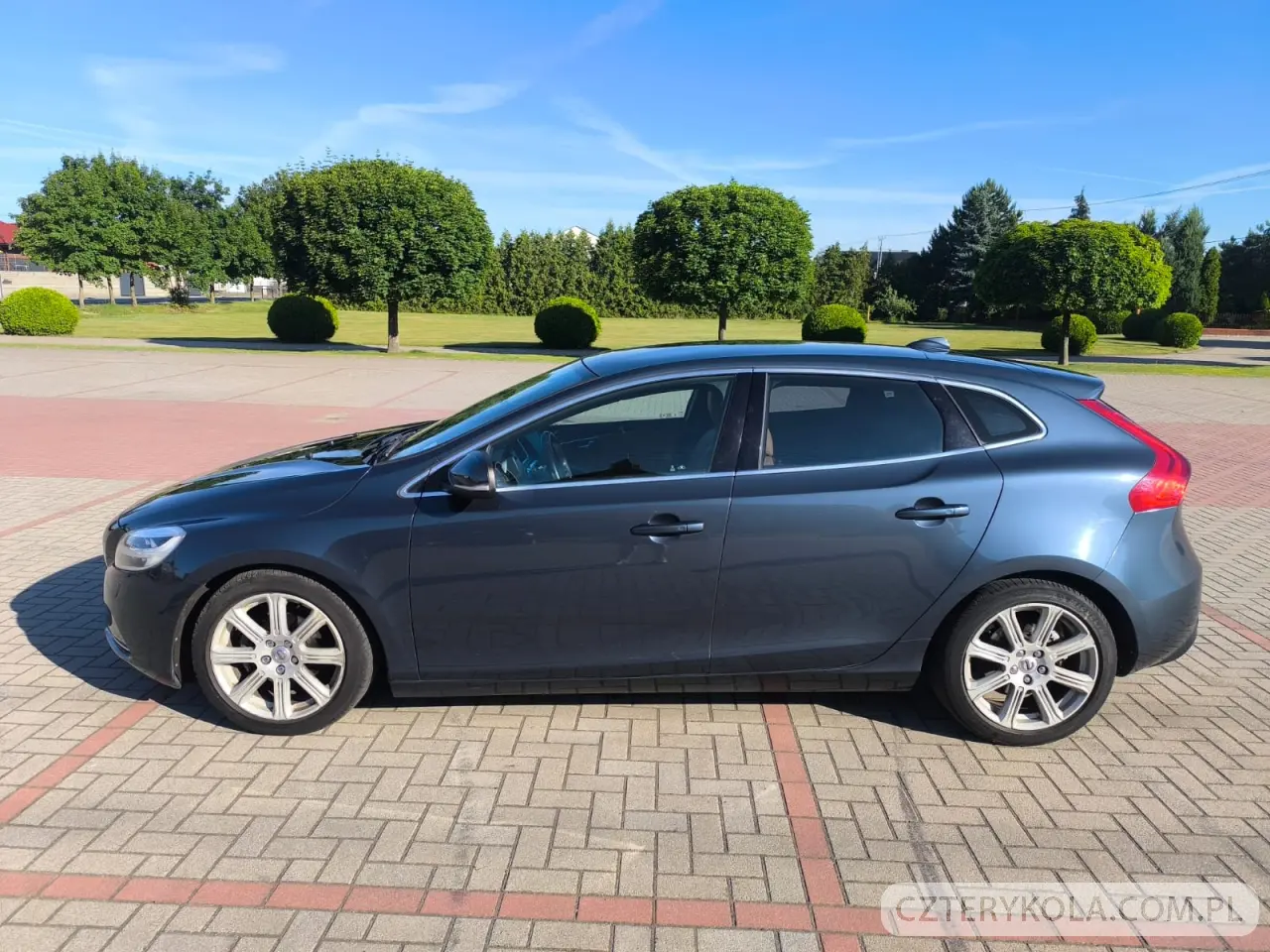 Volvo- V40- 2016 
