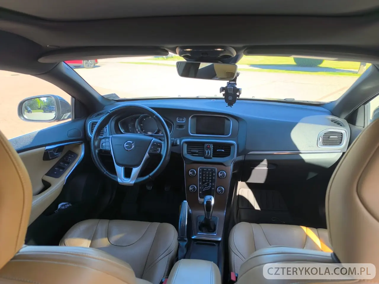Volvo- V40- 2016 