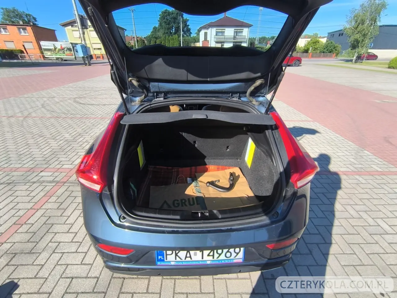 Volvo- V40- 2016 