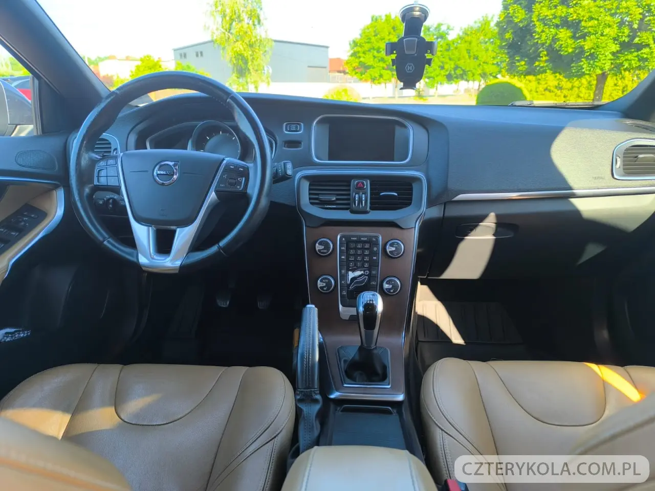 Volvo- V40- 2016 