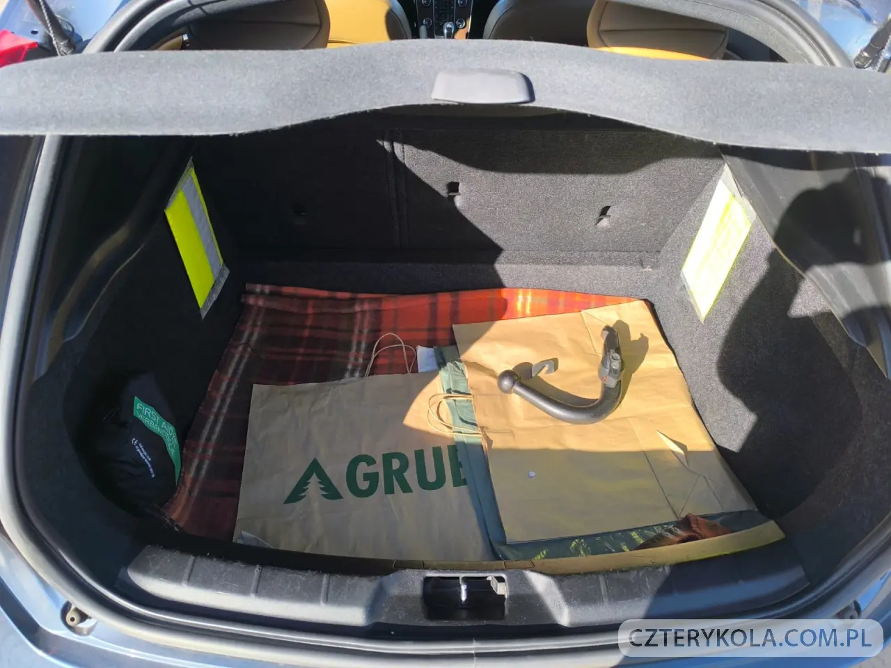 Volvo- V40- 2016 