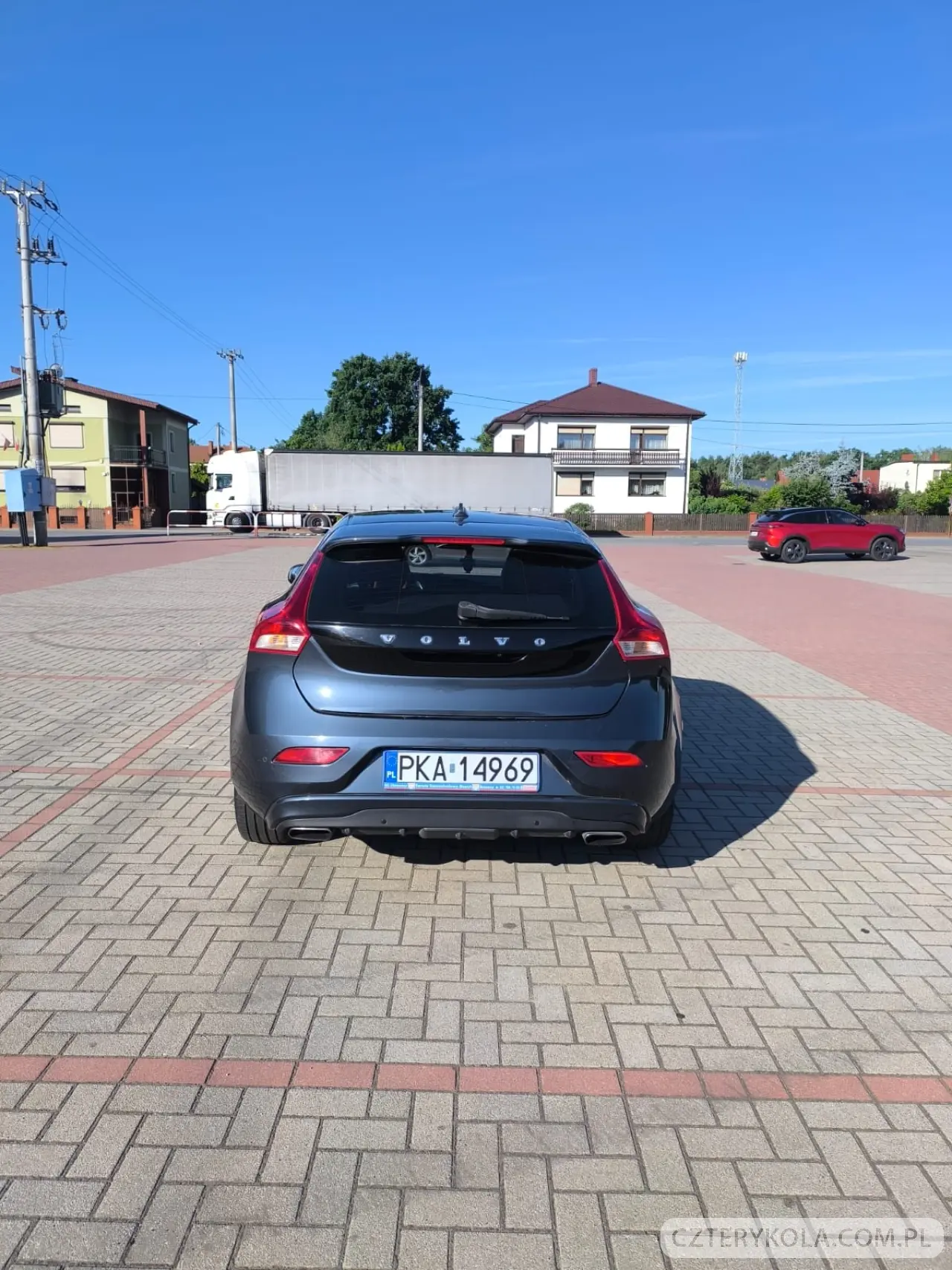 Volvo- V40- 2016 