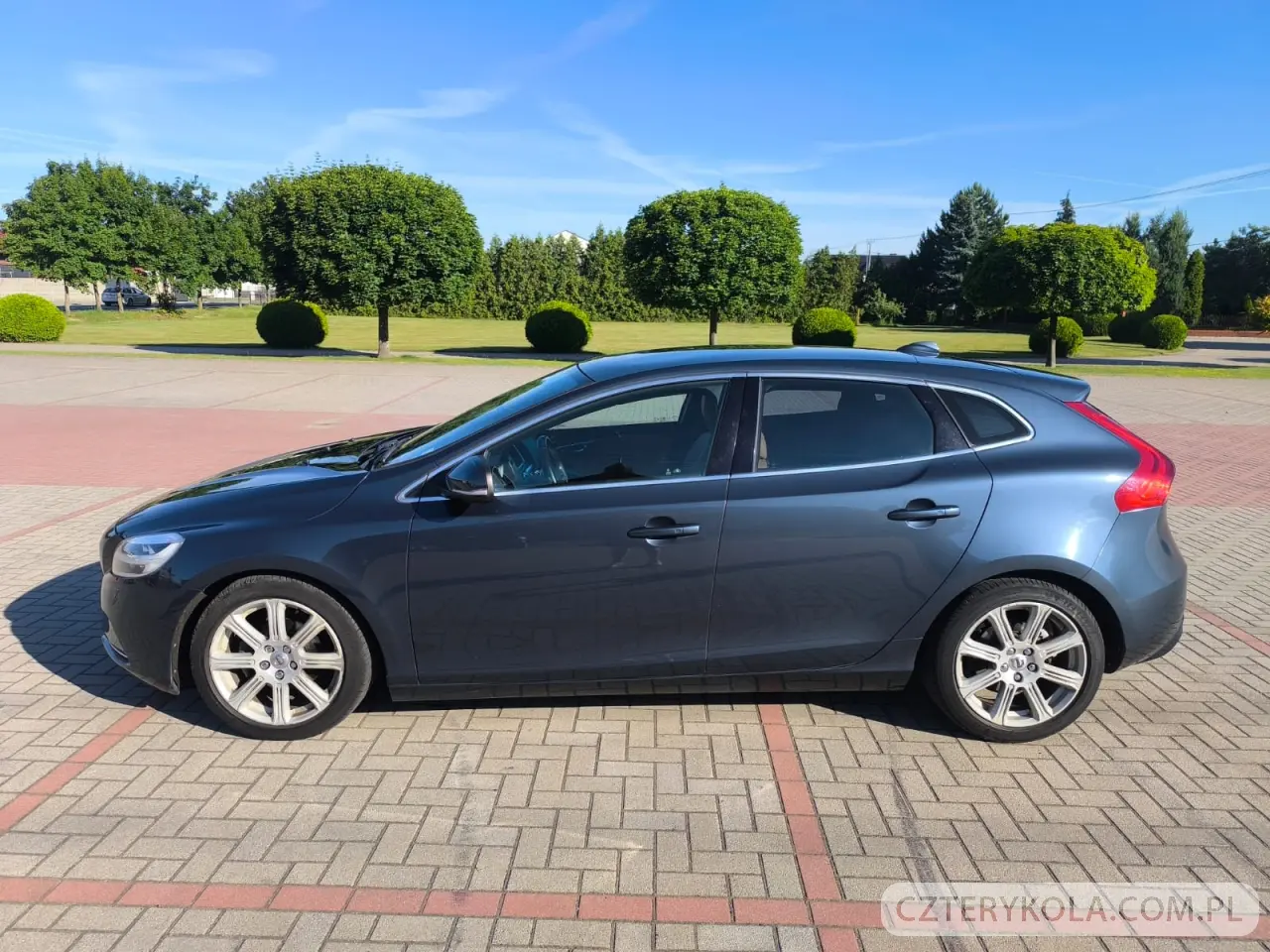 Volvo- V40- 2016 