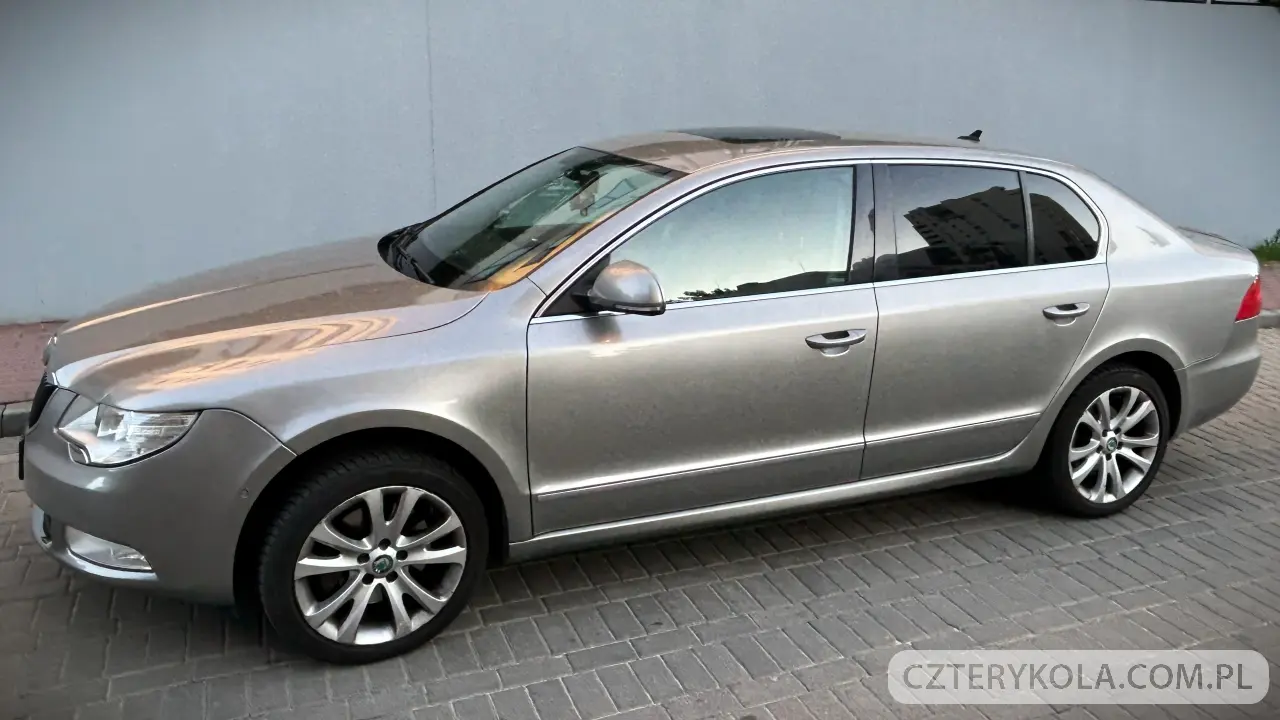 Skoda- Superb- 2011 