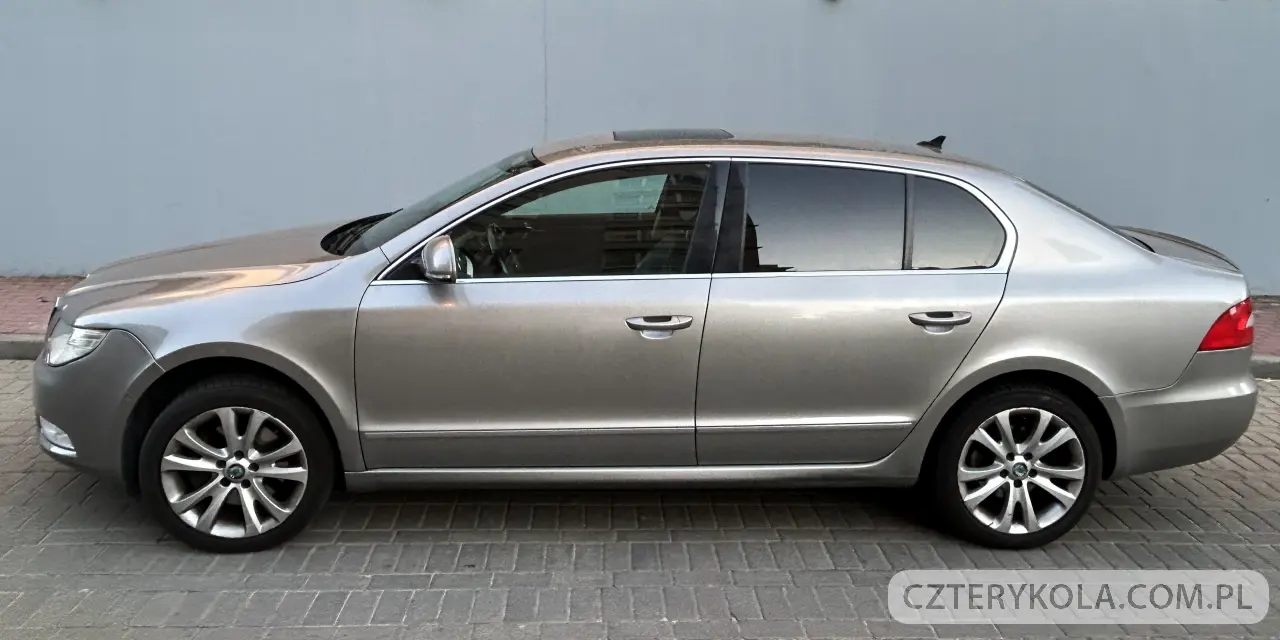 Skoda- Superb- 2011 