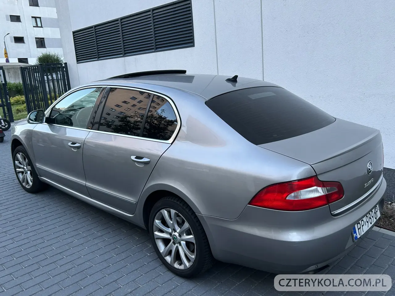 Skoda- Superb- 2011 