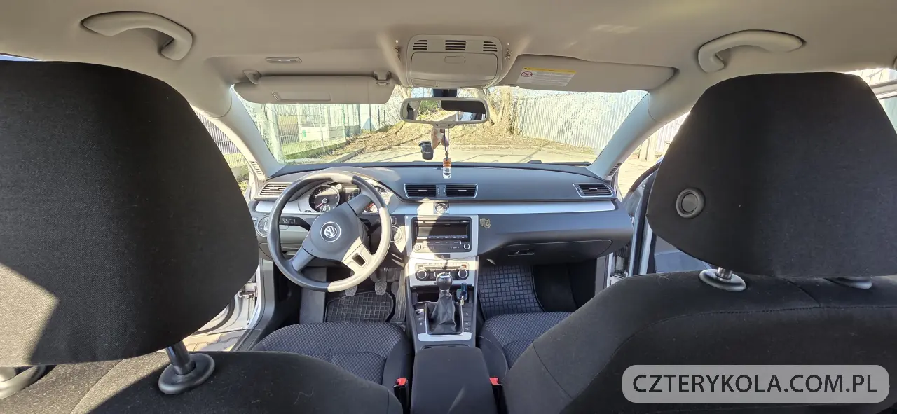 Volkswagen- Passat- 2011 