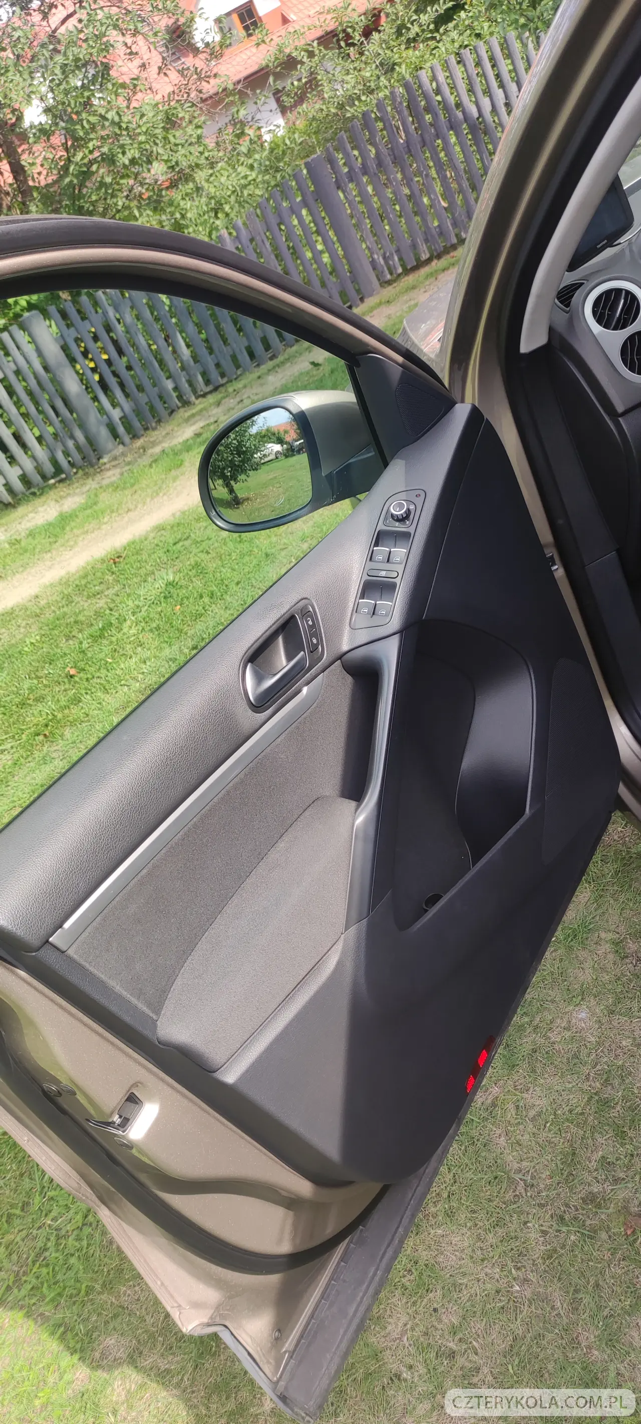 Volkswagen- Tiguan- 2011 