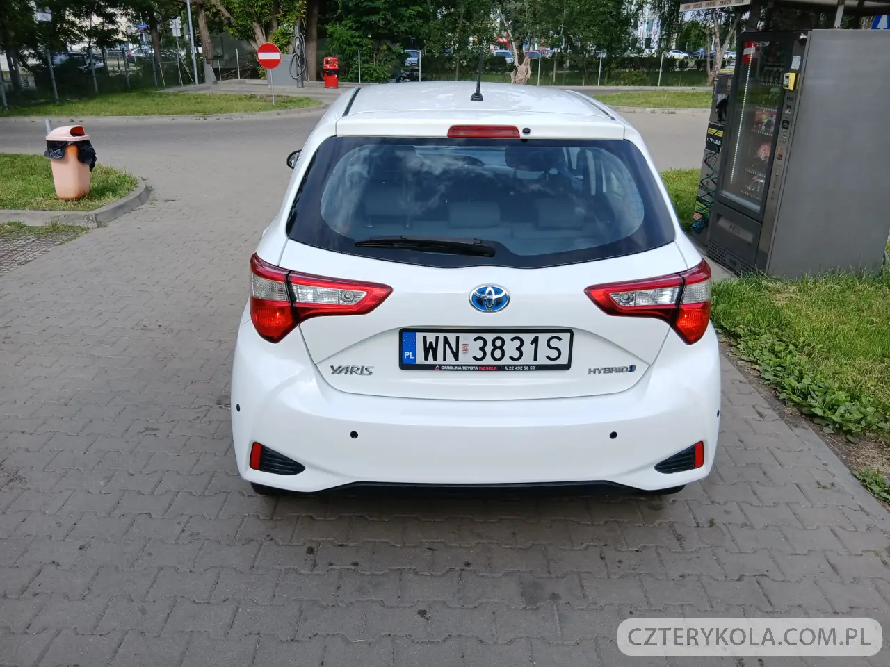 Toyota- Yaris- 2017 