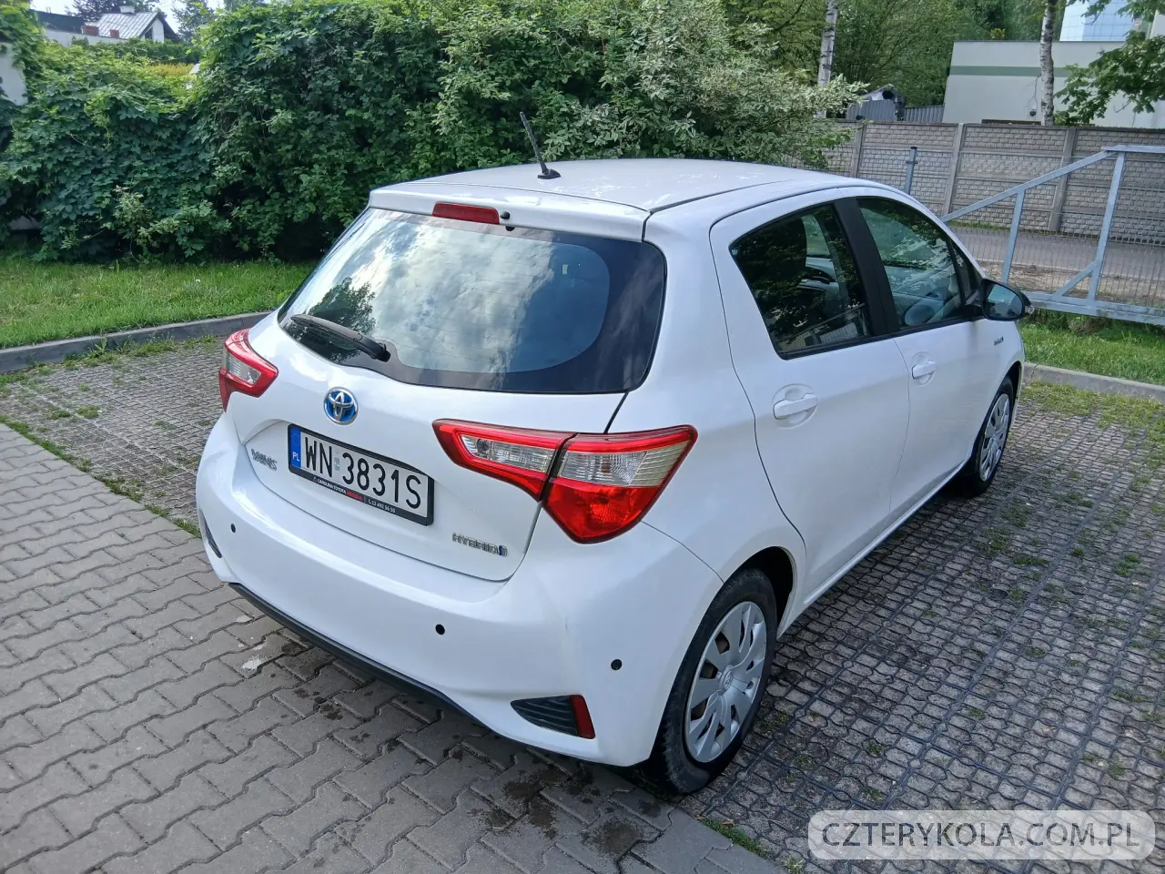 Toyota- Yaris- 2017 