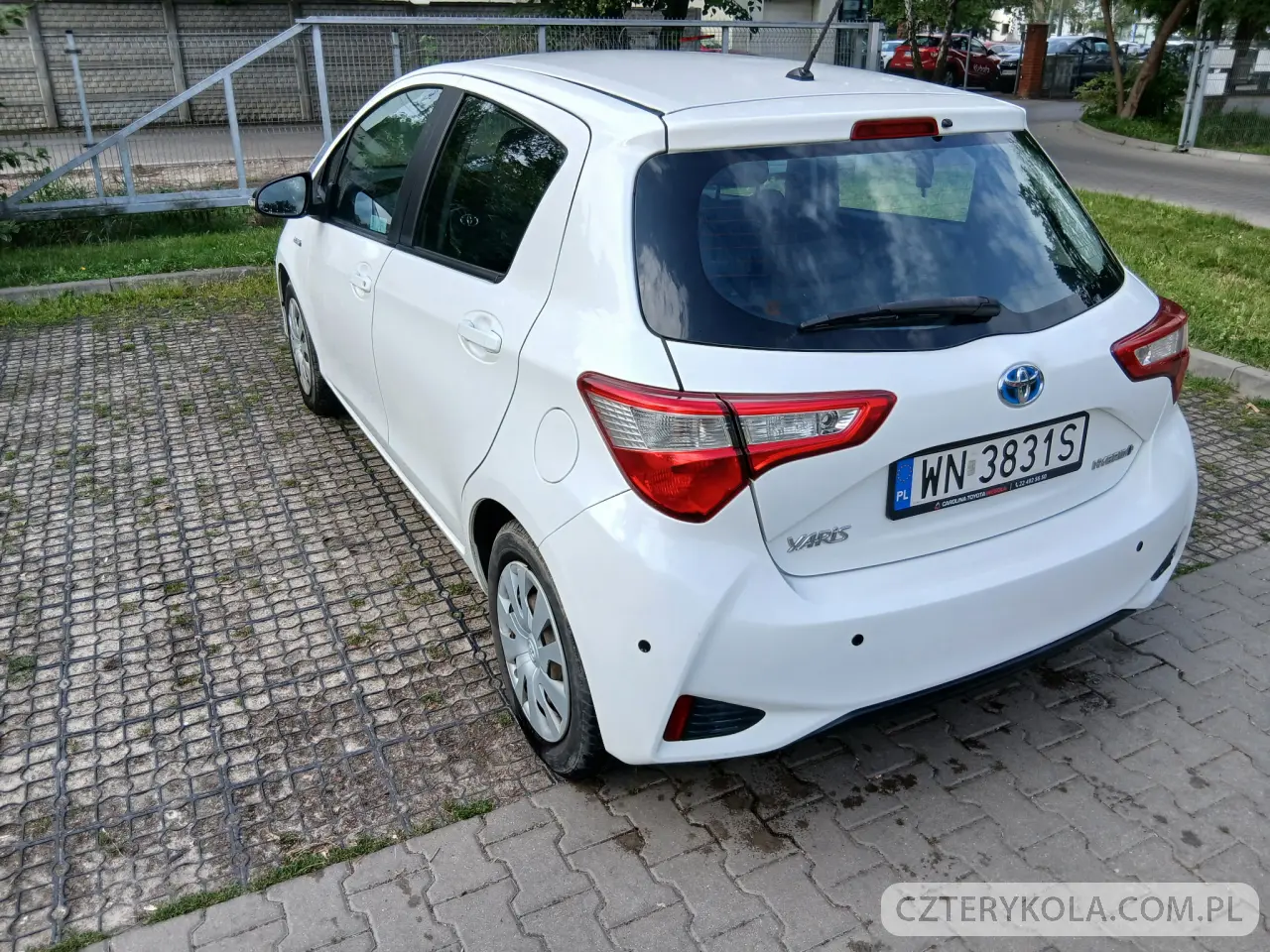 Toyota- Yaris- 2017 