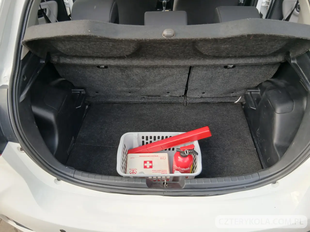 Toyota- Yaris- 2017 