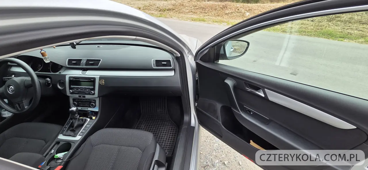 Volkswagen- Passat- 2011 