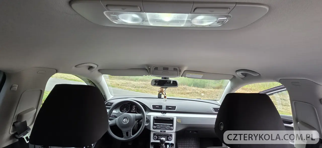 Volkswagen- Passat- 2011 
