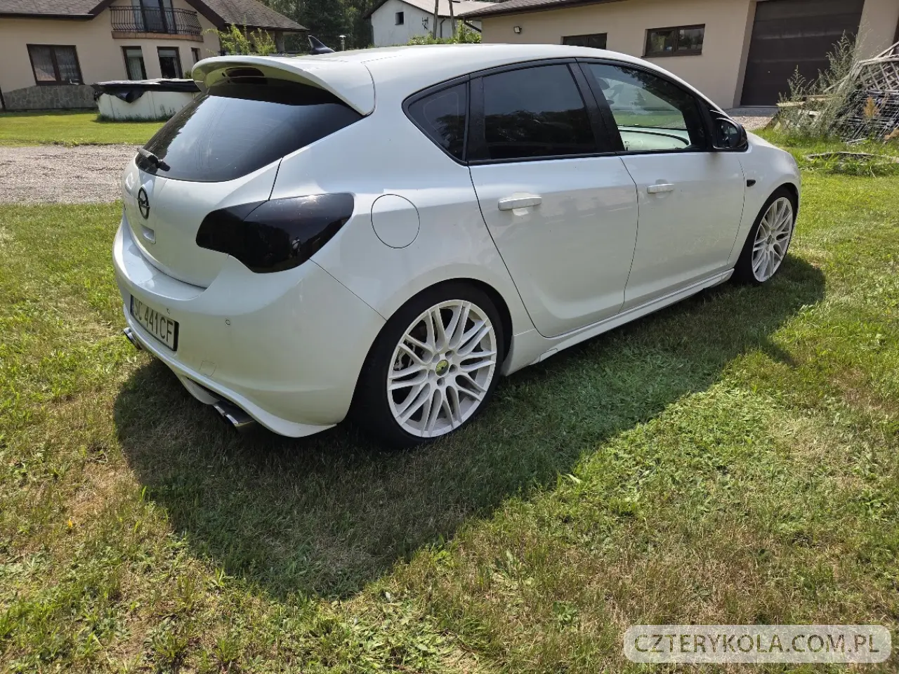Opel- Astra- 2011 