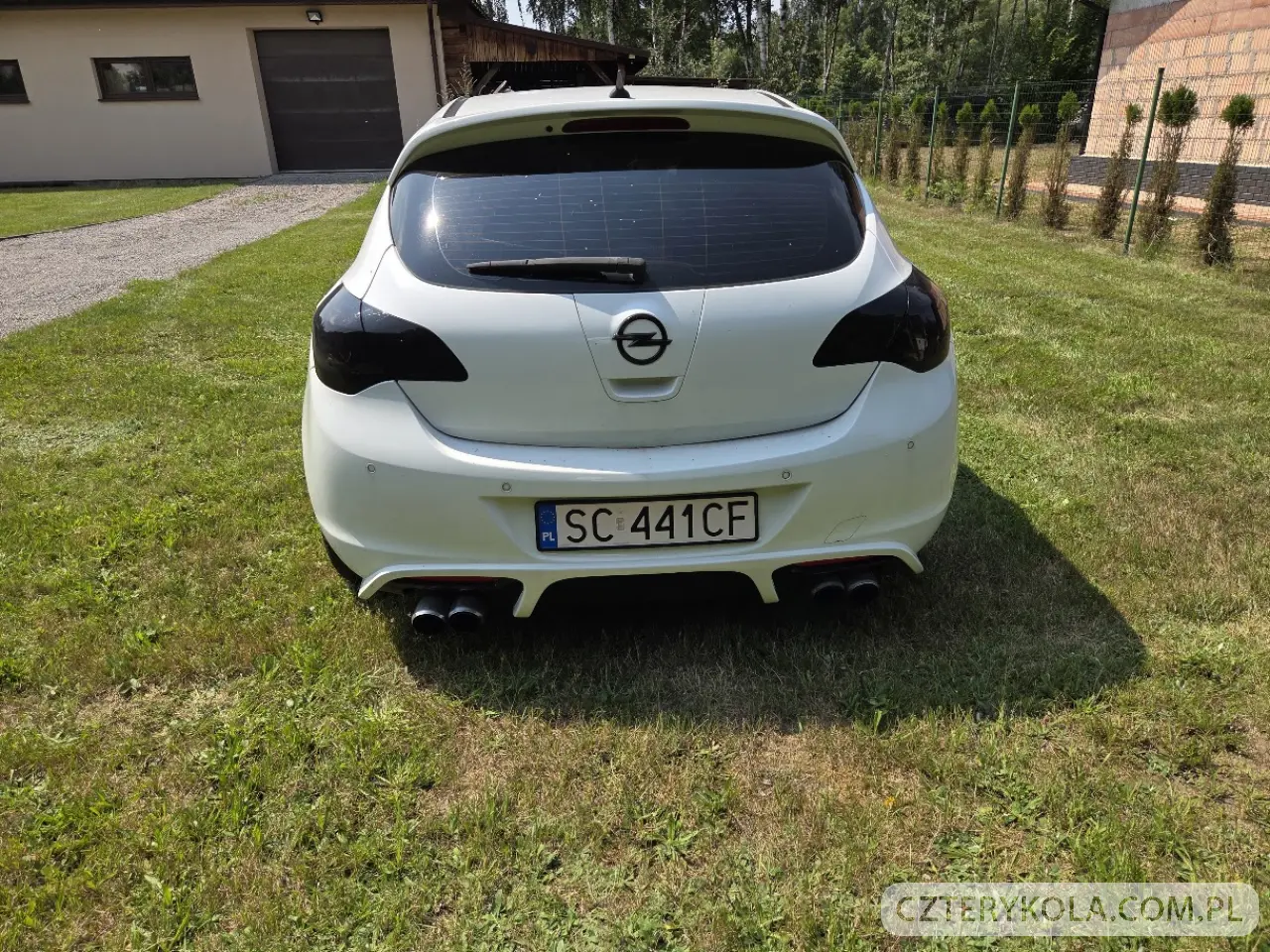 Opel- Astra- 2011 