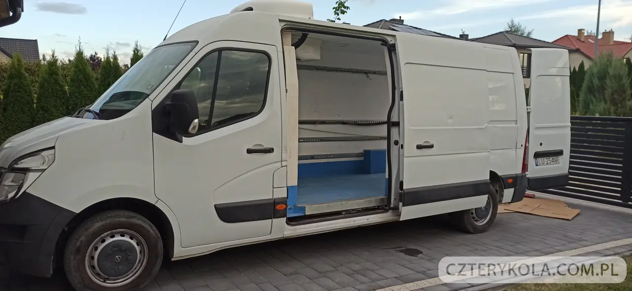 Nissan- NV400- 2015 
