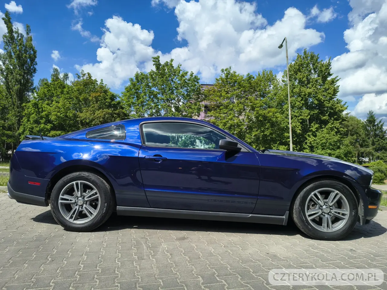 Ford- Mustang- 2012 
