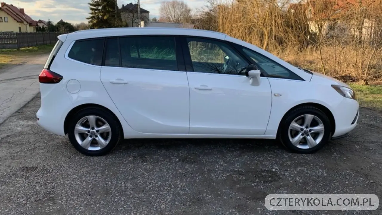 Opel- Zafira- 2014 