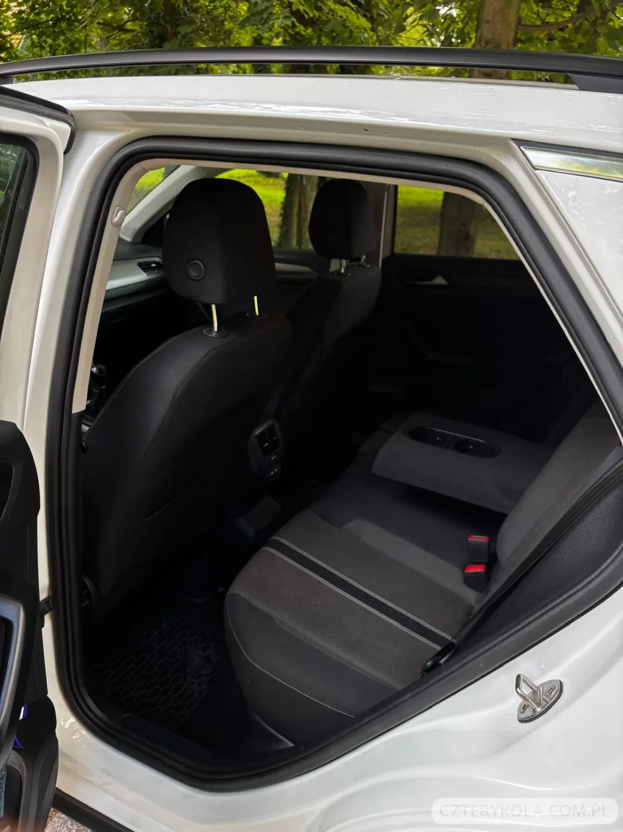 Volkswagen- T-Roc- 2021 
