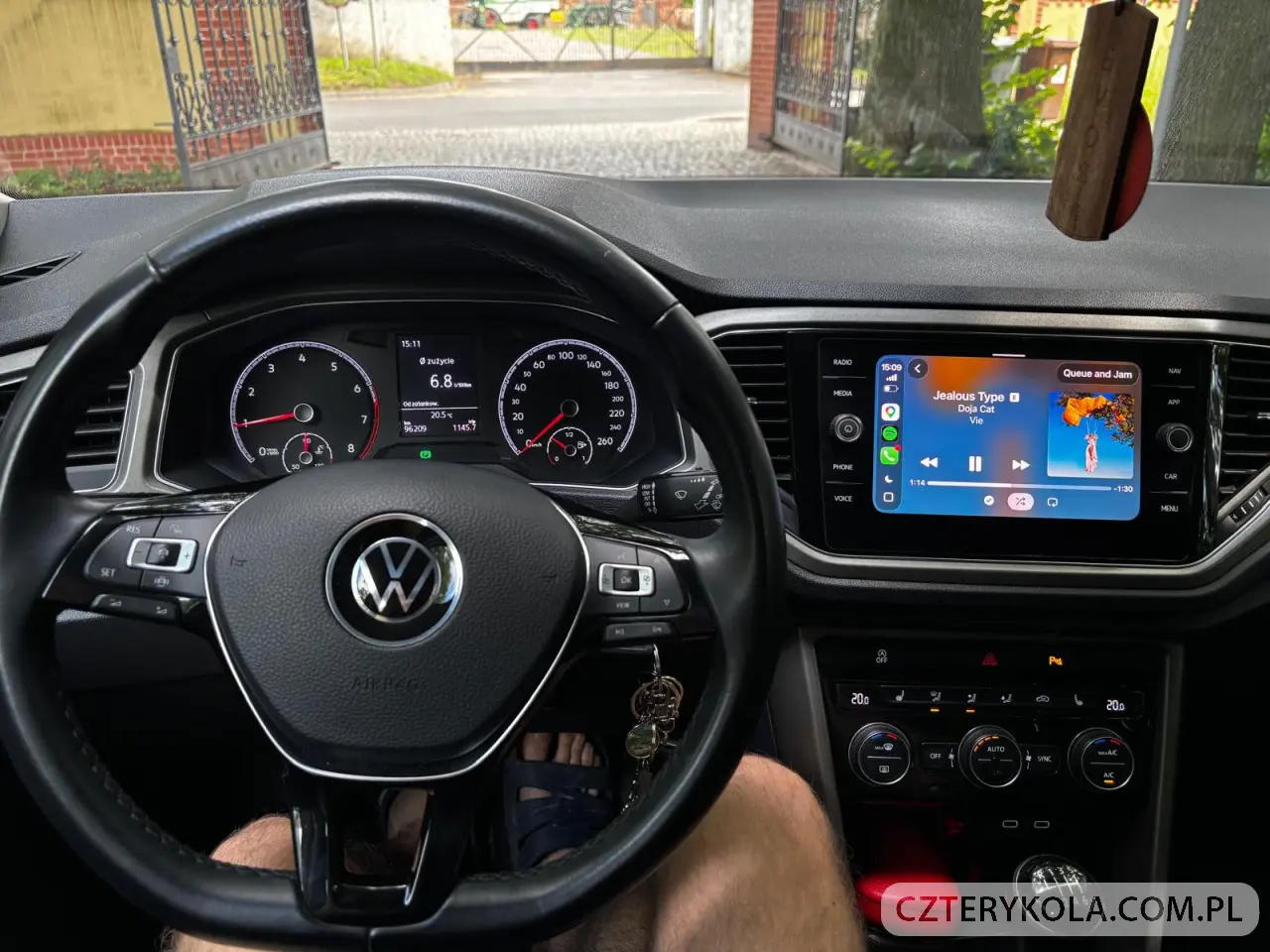 Volkswagen- T-Roc- 2021 