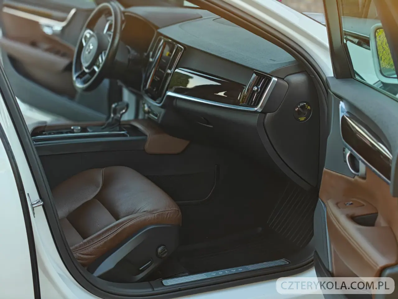 Volvo- V90- 2020 