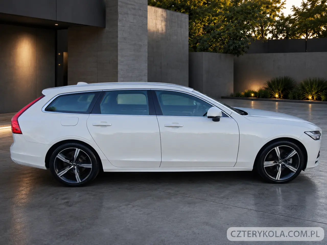 Volvo- V90- 2020 
