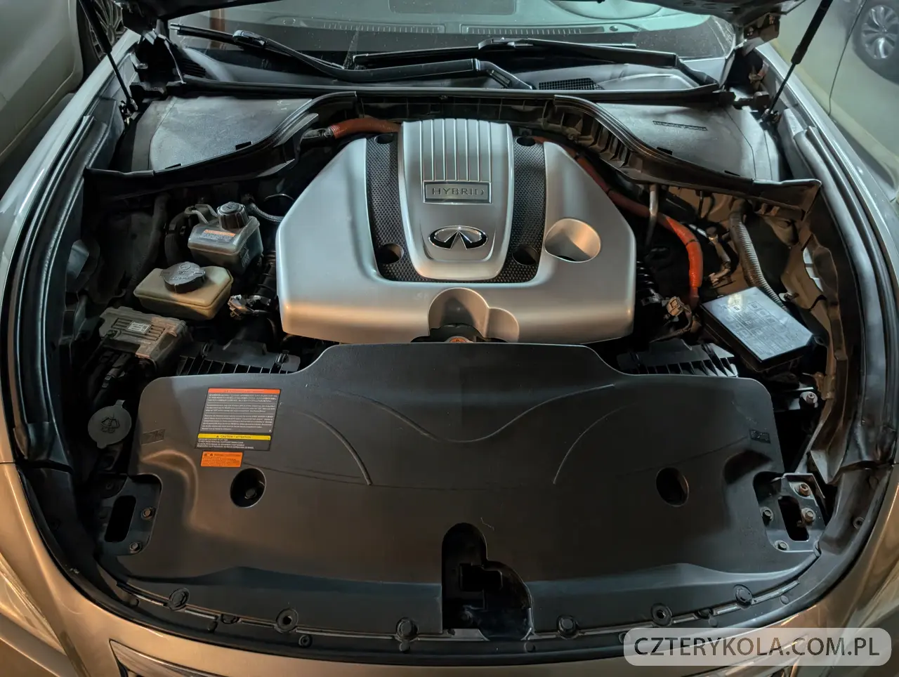 Infiniti- M- 2011 