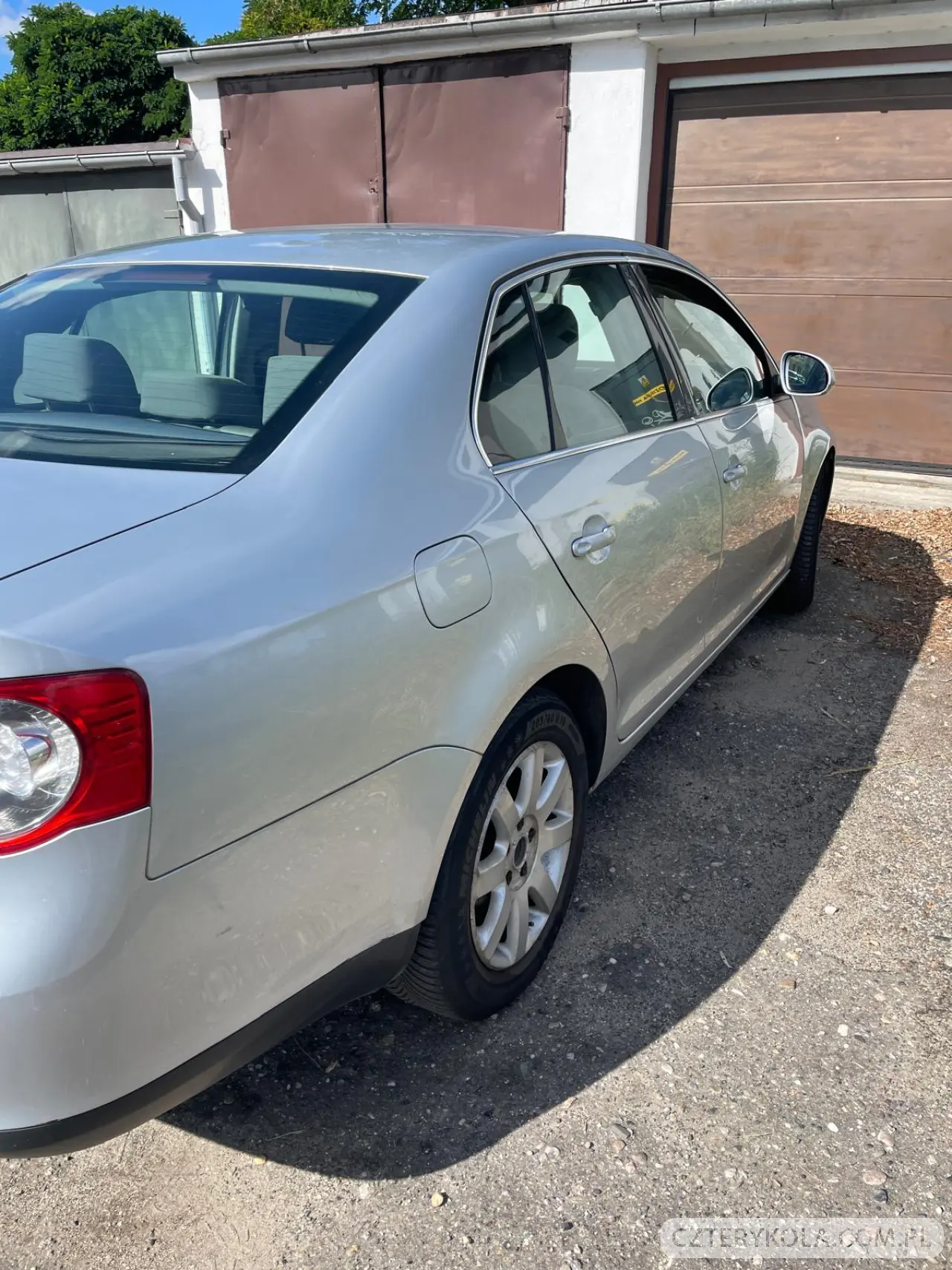 Volkswagen- Jetta- 2005 