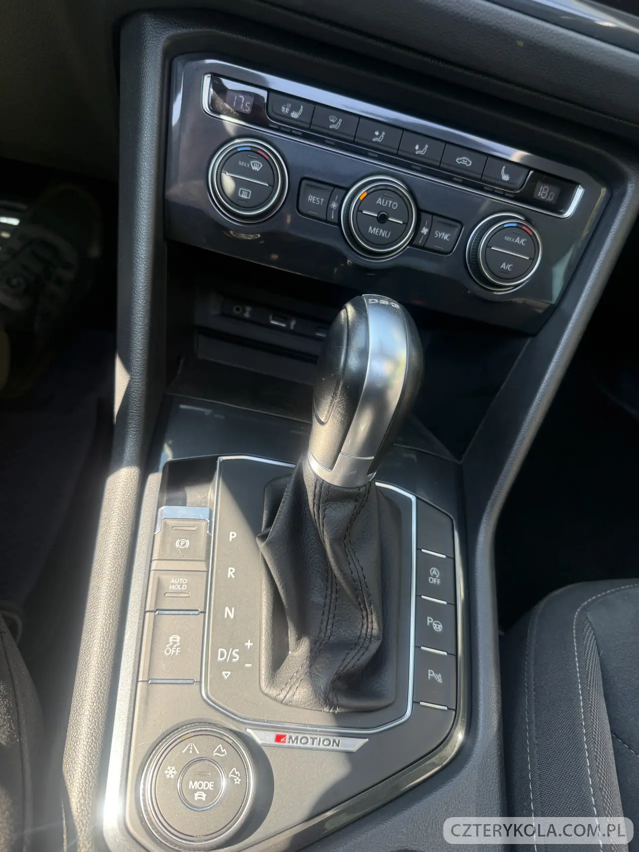 Volkswagen- Tiguan- 2017 