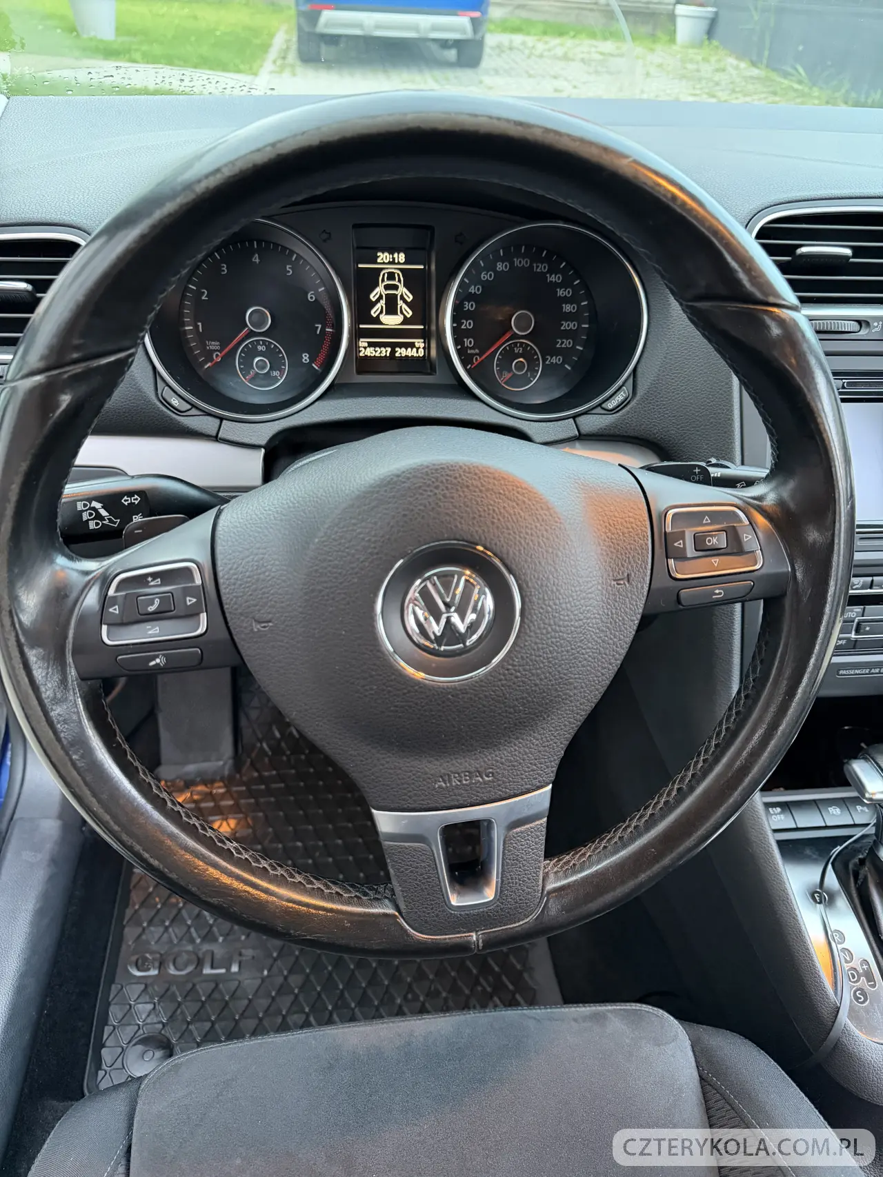 Volkswagen- Golf- 2009 